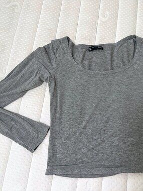 DAZY Grey Long Sleeve Scoop Neck Top Soft Stretch Basic Tee Women L